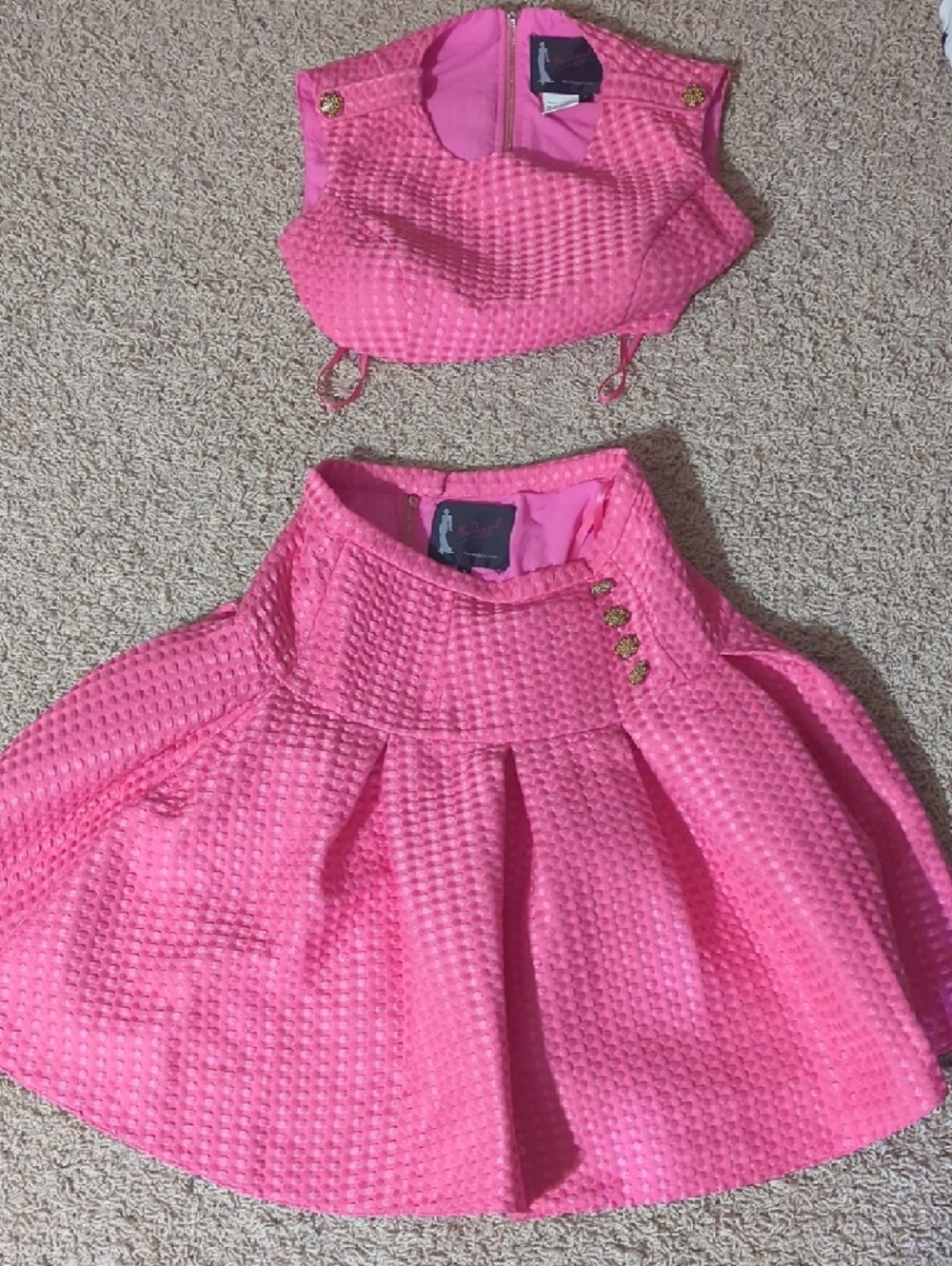 Mac Duggal Pink Textured High-Waist Pleated Skirt And Top Set - Picture 2 of 5